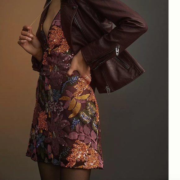 ⭐️ Sequined Embroidered Mini Floral Chic Glam Party Vaca Elegant Classy Dress - Picture 1 of 7